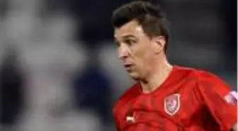 Beşiktaşlı taraftarların 'Come to Beşiktaş' çağrısı yaptığı Mario Mandzukic, Instagram hesabını yoruma kapattı