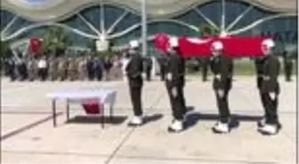 İdlib'de rahatsızlanarak şehit olan Tuğgeneral Sezgin Erdoğan'ın naaşı memleketine uğurlandı - HATAY