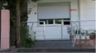 Eşinin boğazını kesip öldürdü, ardından intihar etti