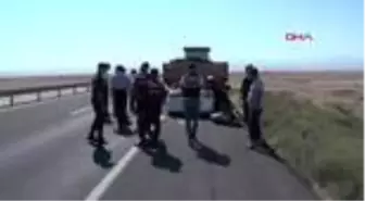 KONYA Otomobil, TIR'ın altına girdi 1 ölü, 4 yaralı