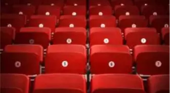 Koronavirüs: Pandemiyle birlikte zor günler yaşayan özel tiyatrolar ne istiyor?