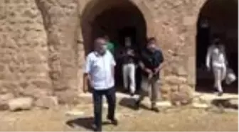 Midyat Belediye Başkanı Şahin tarihi mekanlarda incelemede bulundu