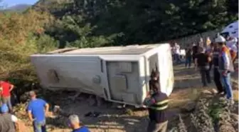 Maden işçilerini taşıyan otobüs devrildi: 1 ölü, 16 yaralı