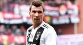 Emre Belözoğlu'nun görüştüğü Mandzukic, Fenerbahçe'nin teklifine ikna oldu