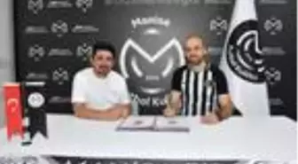 Manisa FK'da Mehmet Güven imzayı attı