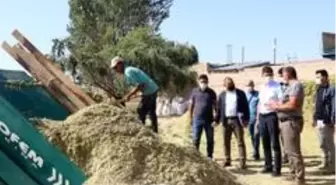 Gürpınar Kaymakamı Kayabaşı hasat çalışmalarını inceledi