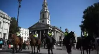 Londra'da karantina karşıtı protesto