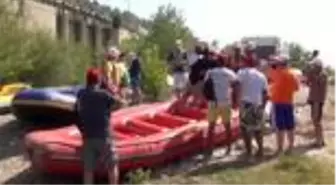 Göksu Irmağı'nda rafting keyfi