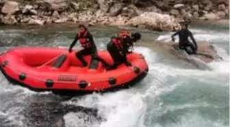 Kayıp kardeşin bulunması için Munzur Çayı didik didik arıyor