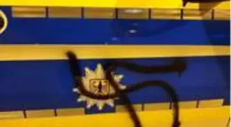 Son dakika haberi! Almanya'da polis aracına gamalı haç çizen genç tutuklandı