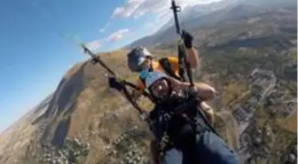 Yamaç paraşütü yaparken yükseklik korkusunu böyle yendi