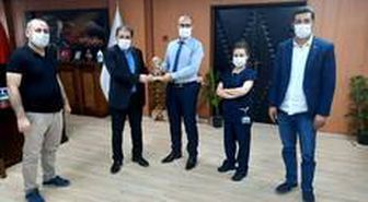Ağrı İl Sağlık Müdürü Daharlı'ya teşekkür ödülü