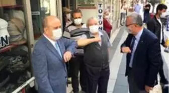 Heyeti gören vatandaş maske taktı