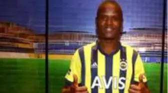 Fenerbahçe'nin Samatta paylaşımındaki 'Admin adam' detayı taraftarın dikkatinden kaçmadı