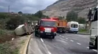 Kontrolden çıkan beton mikseri yan yattı: 1 yaralı