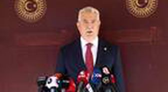 Koronavirüsü yenen AK Parti'li Akbaşoğlu, TBMM'de görevine başladı