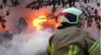 Son dakika haber... Bursa'da lastik deposunda çıkan yangın, söndürüldü