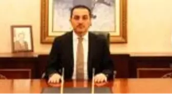 Türker Öksüz kimdir? Türker Öksüz kaç yaşında, nereli? Vali Türker Öksüz eşi kim?