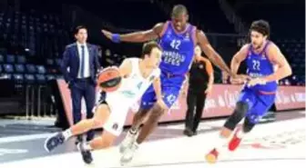 THY Euroleague'e Fener iyi, Efes kötü başladı