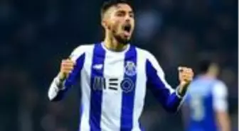 Manchester United Alex Telles'i transfer etti, Galatasaray'ın kasası doldu