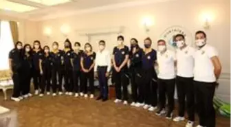 Sivrihisarspor Kadın Voleybol takımı moral depoladı