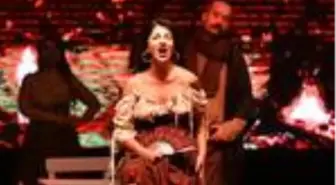 Sahneden Yansımalar