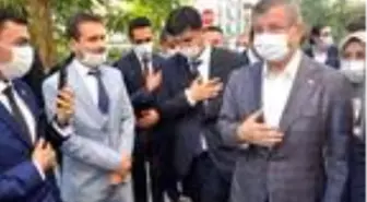 Davutoğlu, partisinin Osmaniye İl Kongresi'ne katıldı