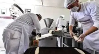 Halk Ekmek mobil ekmek fırını ile Başkent yollarında