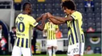 Mbwana Samatta, ülkesinde kurduğu vakıfla birçok yardıma muhtaç insana umut oldu