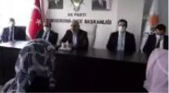Ulaştırma ve Altyapı Bakanı Karaismailoğlu, Yüksekova'da esnafı ziyaret etti