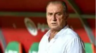 Fatih Terim'in odasında bulunan Galatasaray amblemindeki 5. yıldız detayı dikkat çekti