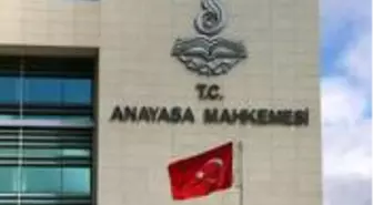 Son Dakika! AYM üyesinin tepki çeken 'Işıklar yanıyor' paylaşımı sonrası Anayasa Mahkemesi olağanüstü toplanıyor