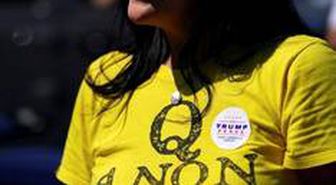 QAnon: YouTube 'zararlı komplo teorilerine karşı' harekete geçti
