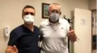 Rus hasta, doktoruna minnettarlığını 'korona selamı' ile gösterdi