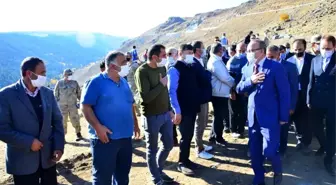 Vali Hüseyin Öner, Kinzi Kalesi'ne bayrak çekilmesi dolayısıyla düzenlenen programa katıldı