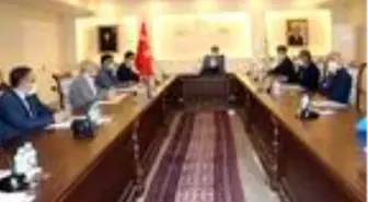 Van'da yeni koronavirüs kararları; otobüs ve minibüslerde ayakta yolcu alınmayacak