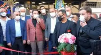 Mardin'in ödüllü kuaförü yenilenen salonuyla hizmet vermeye başladı