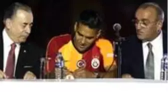 Mustafa Cengiz'den Terim'e gönderme, Falcao'ya isyan: Sattırdığı forma sadece 30 bin