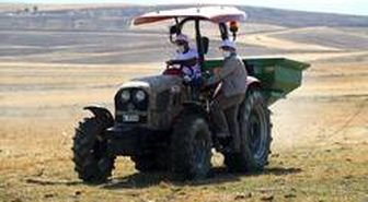 Elazığ'da meralarda gübreleme çalışması