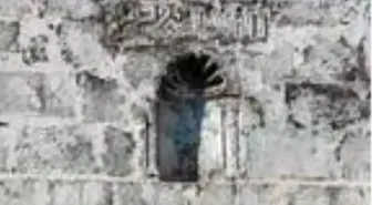 Diyarbakır'da gecekonduların yıkılmasıyla kitabe ve nişler ortaya çıktı