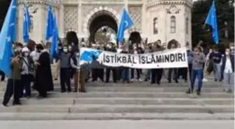 Beyazıt Meydanı'nda Fransa'nın İslam'a karşı açıklamaları protesto edildi