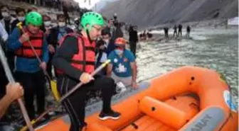 Bakan Kasapoğlu, Zap Nehri'nde rafting yaptı