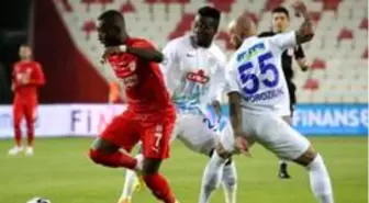 Süper Lig: Sivasspor: 0 - Çaykur Rizespor: 1 (İlk yarı)