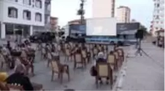 'Gezen Sinema Tırı' sinemaseverlerle buluştu