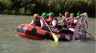 Son dakika haberleri | Terörün bittiği Hakkari'de rafting heyecanı