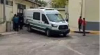 Devrilen traktörün altında kalan sürücü, kurtarılamadı