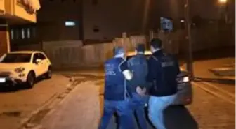 Vezneciler'deki bombalı saldırısı ile bağlantılı şahıslar terör operasyonunda yakalandı