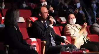 Başkan Örki Cumhuriyet için söyledi, personeli sahnede bağımsızlığı anlattı
