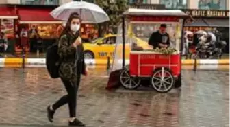 Taksim'de yağmur başladı