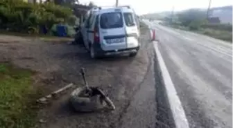 Son Dakika | Bilecik'te hafif ticari araç yol kenarındaki elektrik direğine çarptı, 1 ölü 1 yaralı